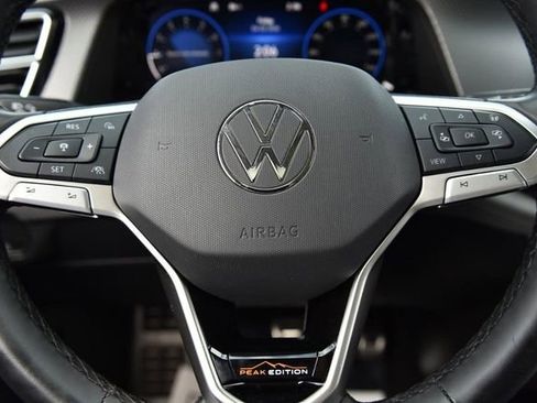 Used 2025 Volkswagen Atlas Peak Edition SE image 18