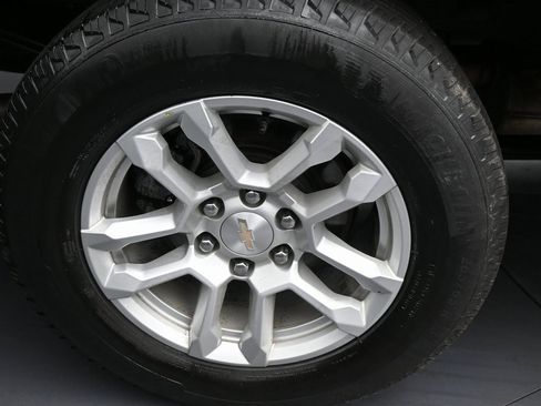 Used 2022 Chevrolet Silverado 1500 LT image 40