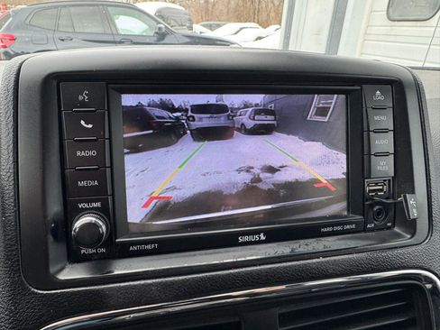 Used 2019 Dodge Grand Caravan SXT image 17