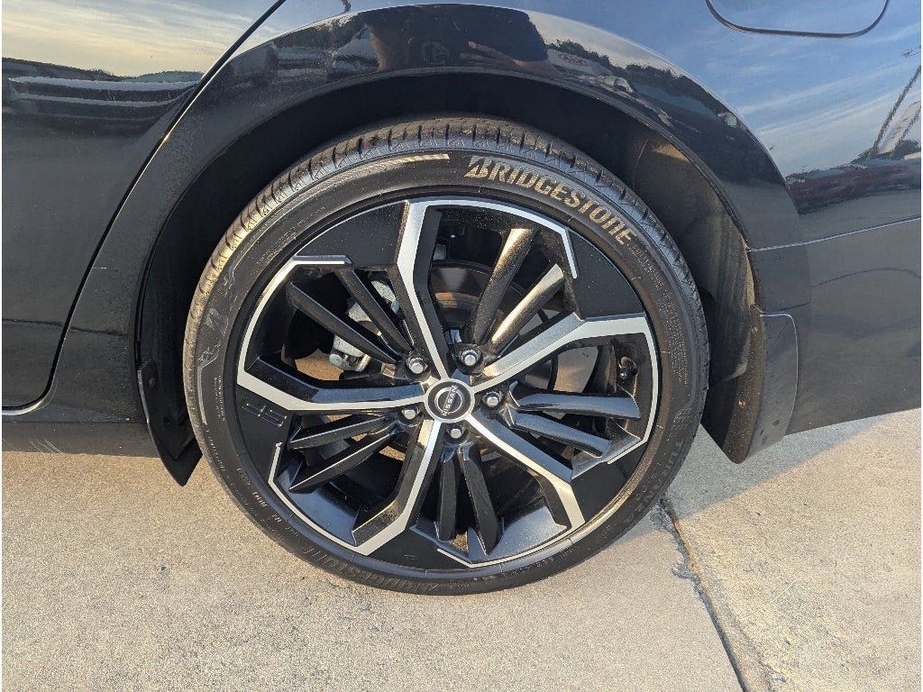 Used 2024 Nissan Altima 2.5 SR w/ SR Premium Package FWD image 9