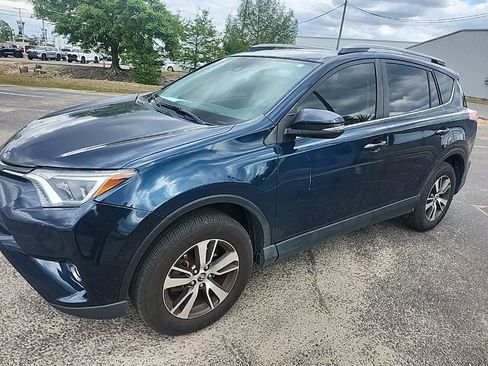 Used 2018 Toyota RAV4 XLE FWD image 15