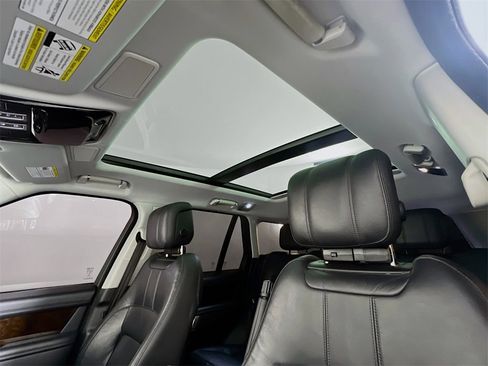 Used 2021 Land Rover Range Rover image 22