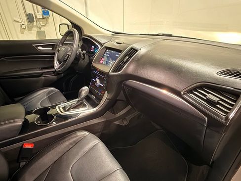 Used 2017 Ford Edge Titanium w/ Equipment Group 301A FWD image 32