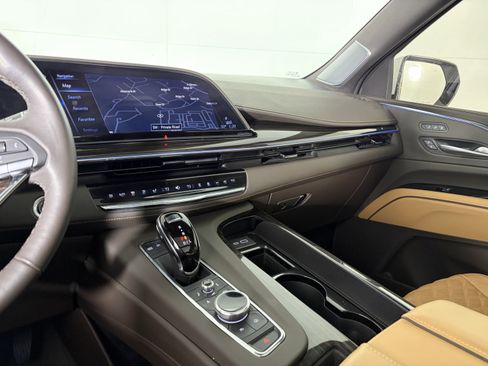 Certified 2024 Cadillac Escalade ESV Premium Luxury w/ Performance Package image 30