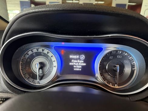 Used 2019 Chrysler 300 Touring L w/ Quick Order Package 22F RWD image 12