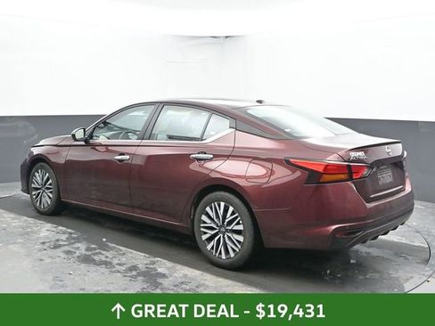 Used 2025 Nissan Altima 2.5 SV image 9