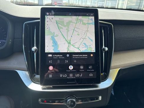 Used 2025 Volvo XC90 B6 Plus image 25