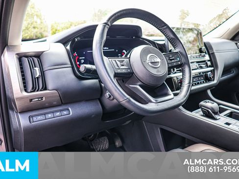Used 2024 Nissan Pathfinder Platinum w/ Cargo Package image 23