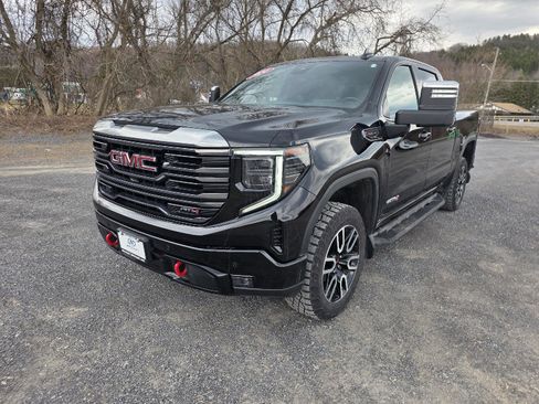 Used 2024 GMC Sierra 1500 AT4 w/ Technology Package image 1