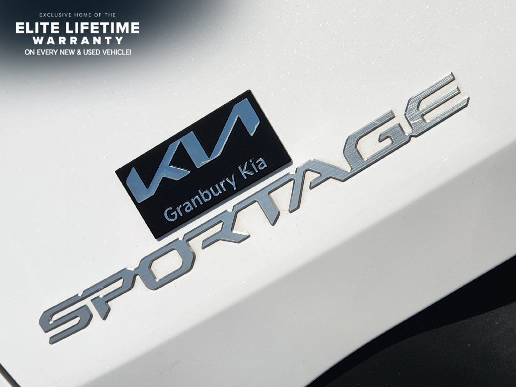 Used 2024 Kia Sportage EX FWD image 7