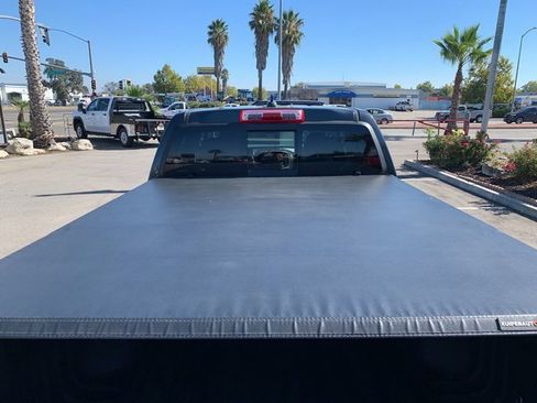 Used 2021 GMC Canyon Denali image 5