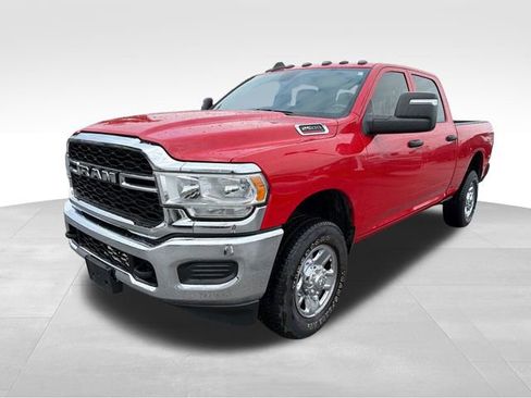 Used 2024 RAM 2500 Tradesman w/ Chrome Appearance Group AWD/4WD image 3