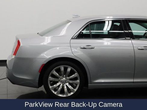 Used 2018 Chrysler 300 Limited image 14