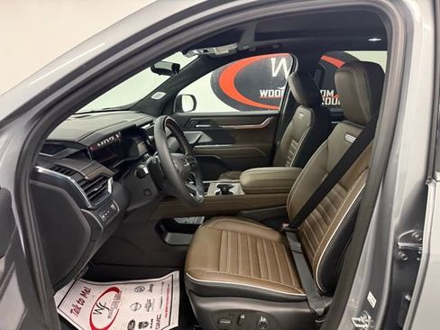 New 2026 GMC Acadia Denali Ultimate w/ LPO, Floor Liner Package image 11