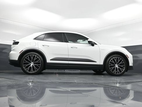 New 2026 Porsche Macan 4 Electric AWD/4WD image 25