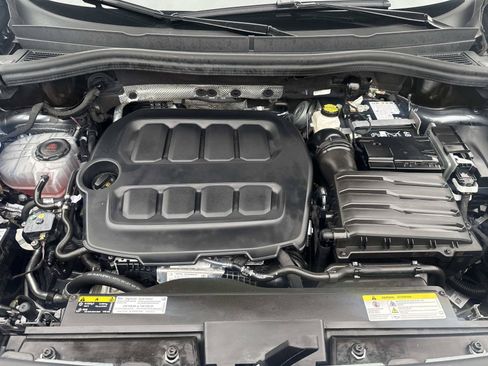 Certified 2025 Volkswagen Tiguan S AWD/4WD image 11