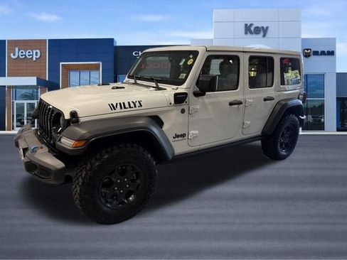 Used 2023 Jeep Wrangler Unlimited w/ Cold Weather Group AWD/4WD image 2