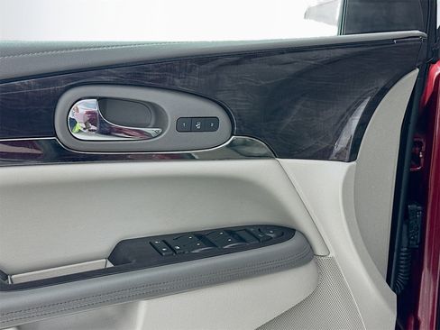 Used 2017 Buick Enclave Leather image 18