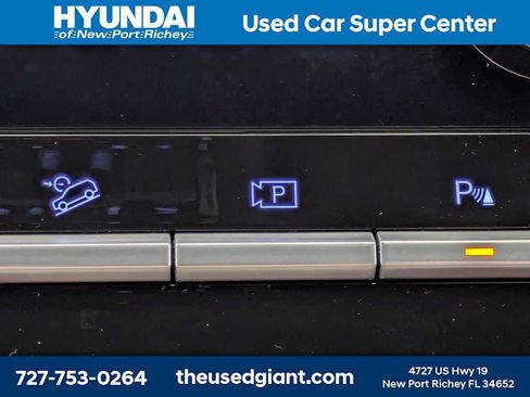 Used 2025 Hyundai Santa Fe Limited FWD image 34