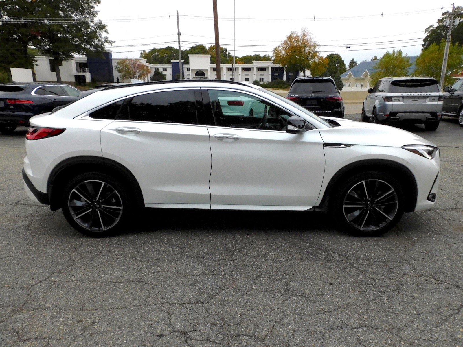 Used 2025 INFINITI QX55 Essential AWD/4WD image 6