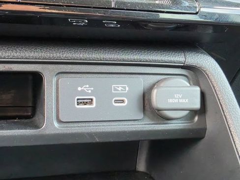 Used 2025 Honda Pilot Elite image 25