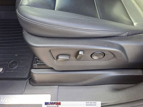 Used 2023 Chevrolet Suburban LT image 12