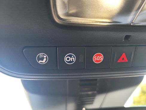 Used 2025 Buick Enclave Preferred FWD image 21