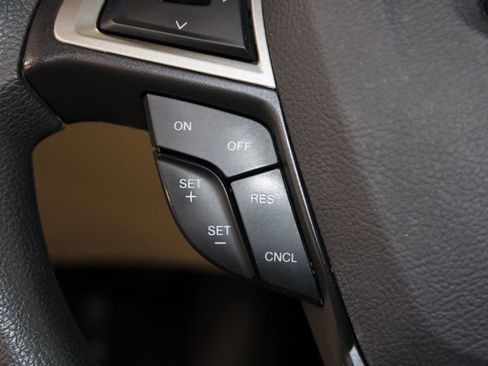 Used 2014 Ford Fusion SE FWD image 33