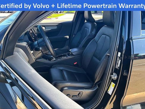 Certified 2025 Volvo XC40 B5 Plus image 31