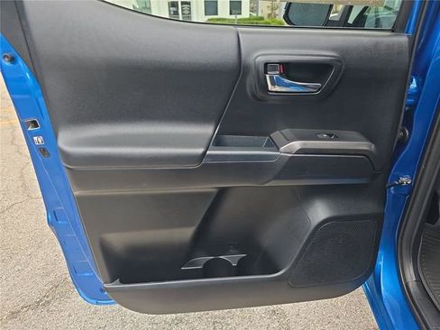 Used 2017 Toyota Tacoma TRD Sport w/ Tow Package image 7