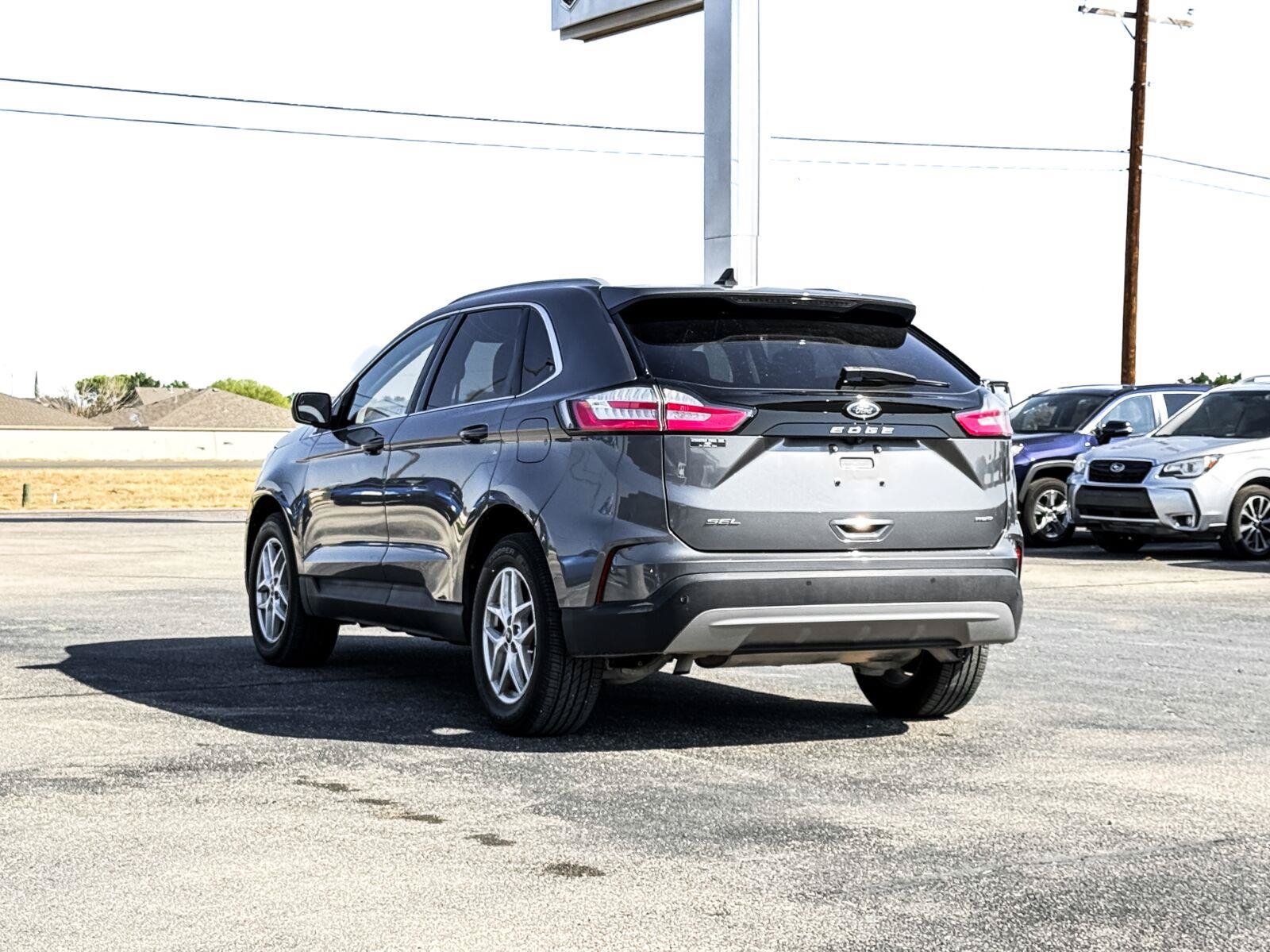 Used 2022 Ford Edge SEL w/ Convenience Package AWD/4WD image 12