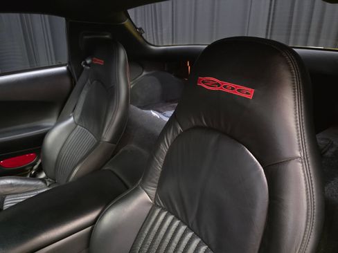 Used 2003 Chevrolet Corvette Z06 w/ Memory Package, 3 Drivers RWD image 19