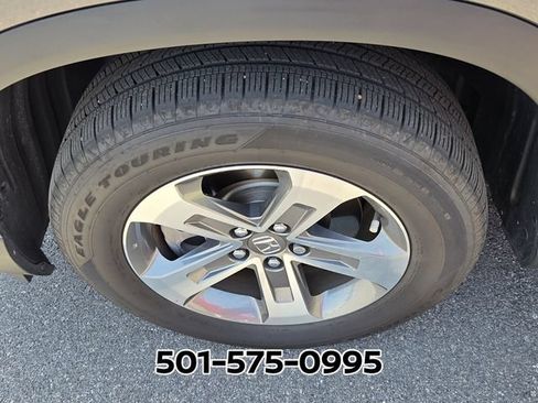 Used 2025 Honda Pilot EX-L image 9