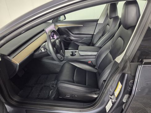 Used 2023 Tesla Model 3 Standard Range image 11