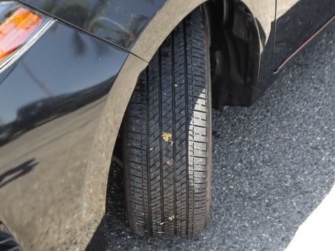 Used 2019 Toyota Corolla LE w/ Carpet Mat Package (TMS) FWD image 40