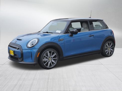 Used 2023 MINI Cooper SE image 3