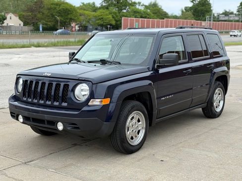 Used 2015 Jeep Patriot Sport w/ Power Value Group FWD image 1