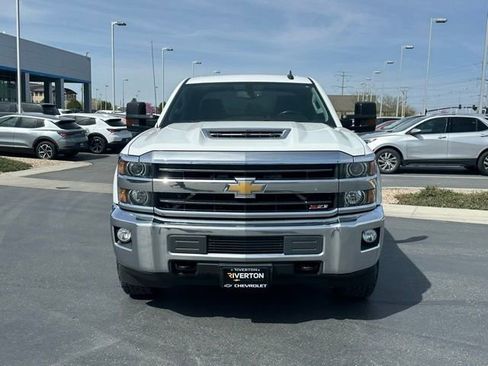 Used 2019 Chevrolet Silverado 2500 LT AWD/4WD image 28