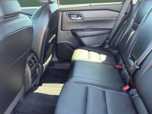 Used 2024 Nissan Rogue SL w/ SL Premium Package AWD/4WD image 18
