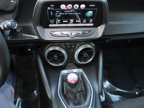 Used 2018 Chevrolet Camaro SS RWD image 32