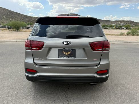 Used 2019 Kia Sorento L image 8