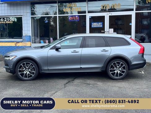 Used 2018 Volvo V90 T6 Cross Country w/ Convenience Package AWD/4WD image 8