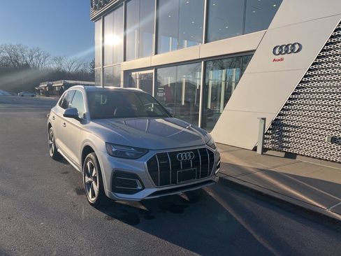 Used 2022 Audi Q5 2.0T Premium Plus w/ Premium Plus Package image 2