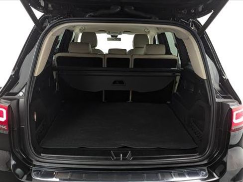 Used 2022 Mercedes-Benz GLB 250 w/ Premium Package Lite image 18