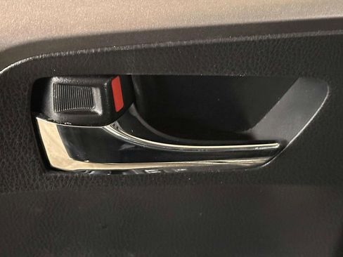 Used 2018 Toyota RAV4 XLE image 13