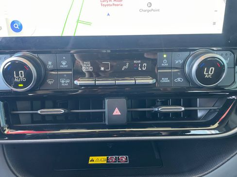 Certified 2026 Toyota Highlander XLE AWD/4WD image 11