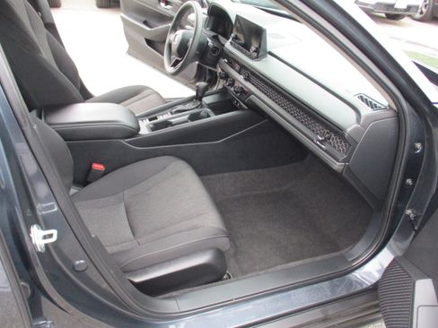 Certified 2023 Honda Accord EX image 15