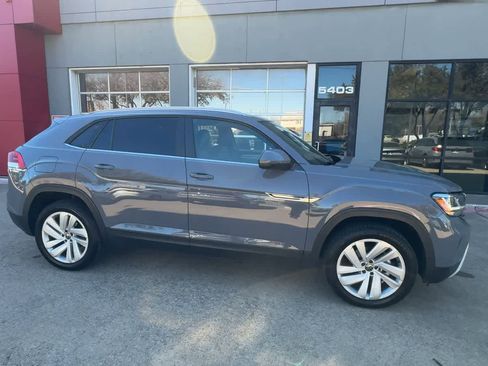 Used 2022 Volkswagen Atlas Cross Sport SE image 9