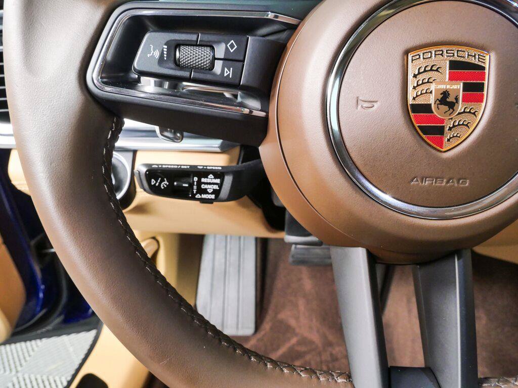 Certified 2023 Porsche Panamera 4 Platinum Edition AWD/4WD image 10