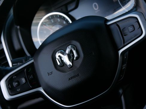 Used 2020 RAM 1500 Big Horn AWD/4WD image 25